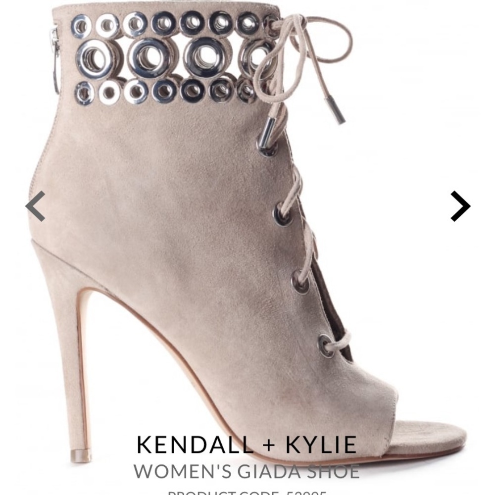 New KENDALL + KYLIE
WOMEN'S GIADA SHOE
Size 7